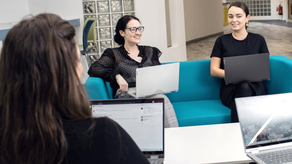 Read more about the article Coworking spaces: Ideal environments for networking and collaboration